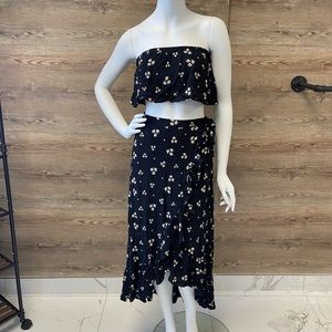 American Eagle Two Piece Wrap Skirt Set (Size XS/S)